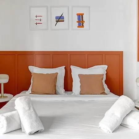 Eiffel Simone Apartmán *